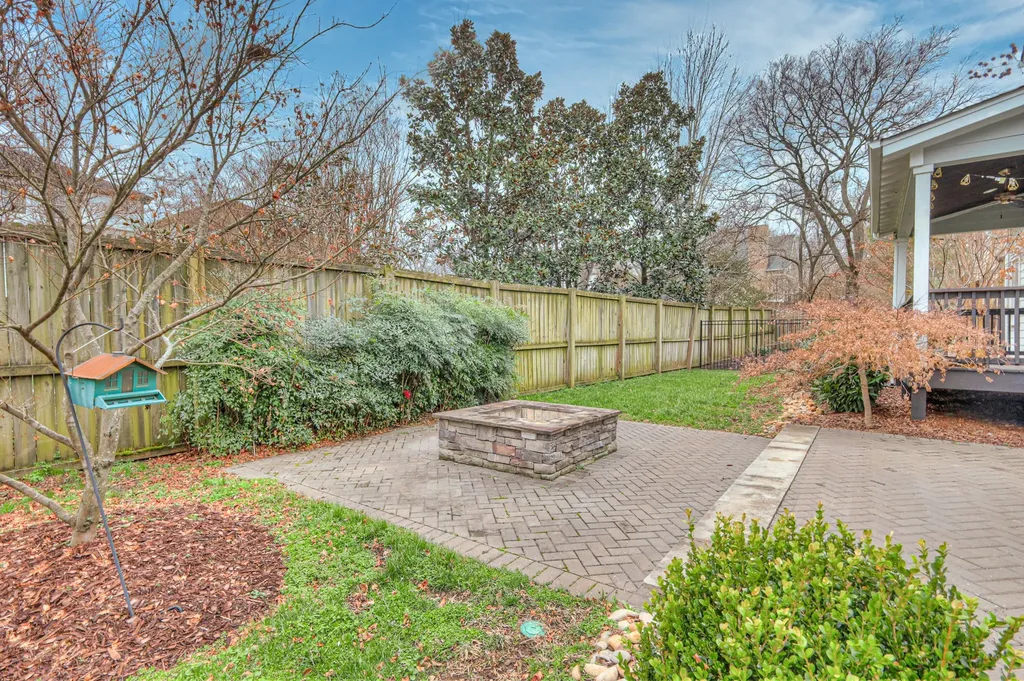 1537B Battlefield Drive Nashville TN 37215