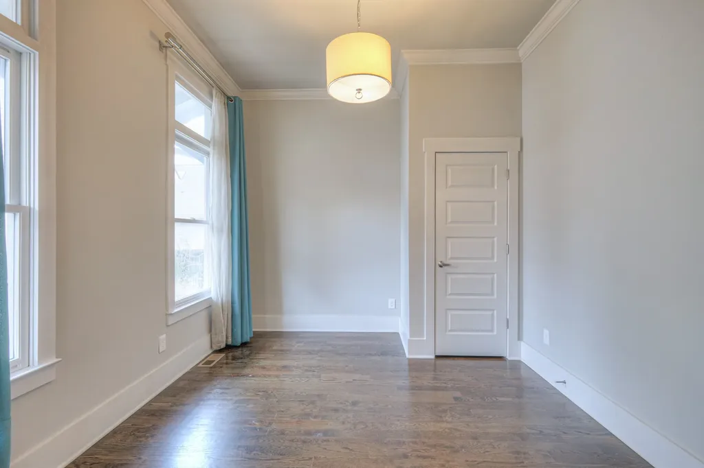1537B Battlefield Drive Nashville TN 37215