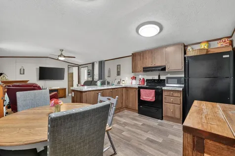 21 Lincoln Lake Road Kelso TN 37348