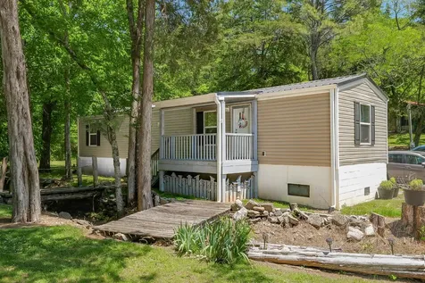 21 Lincoln Lake Road Kelso TN 37348