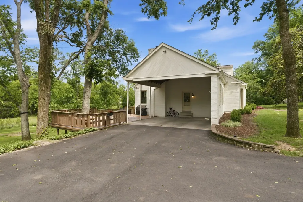 1084 Lynnwood Boulevard Nashville TN 37215