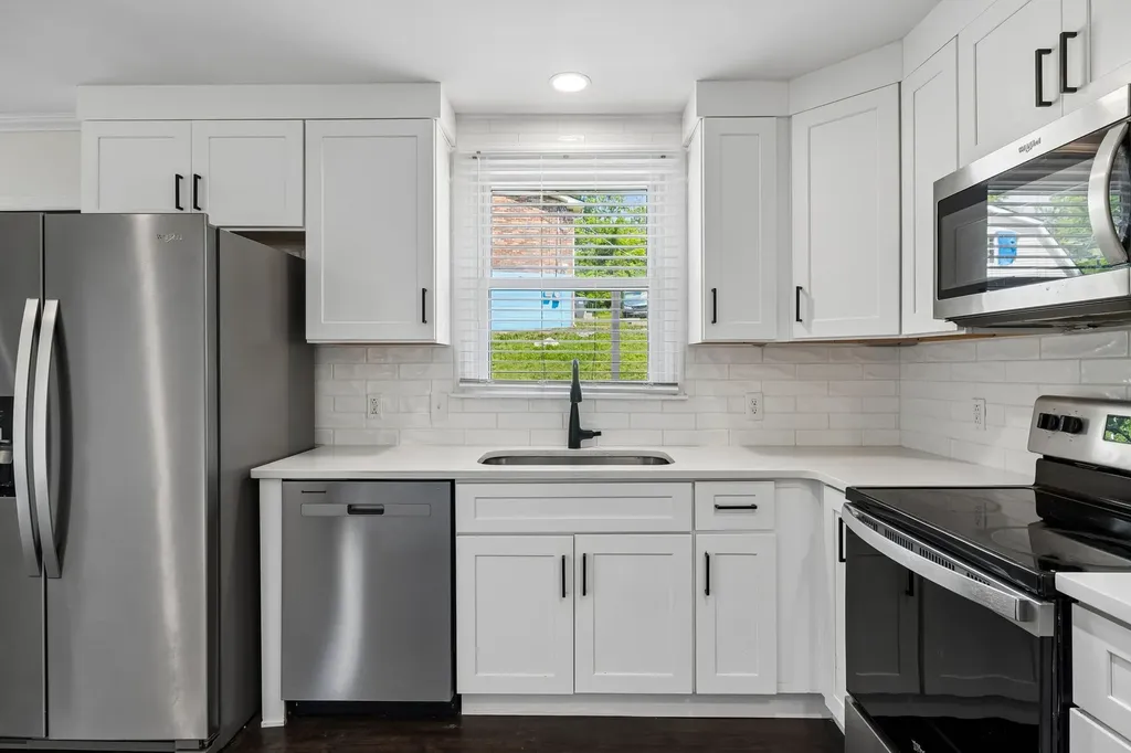 200 S Valley Road Hendersonville TN 37075