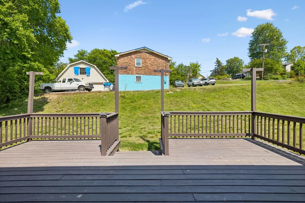 200 S Valley Road Hendersonville TN 37075