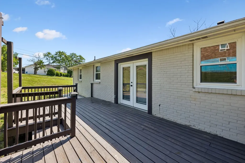 200 S Valley Road Hendersonville TN 37075