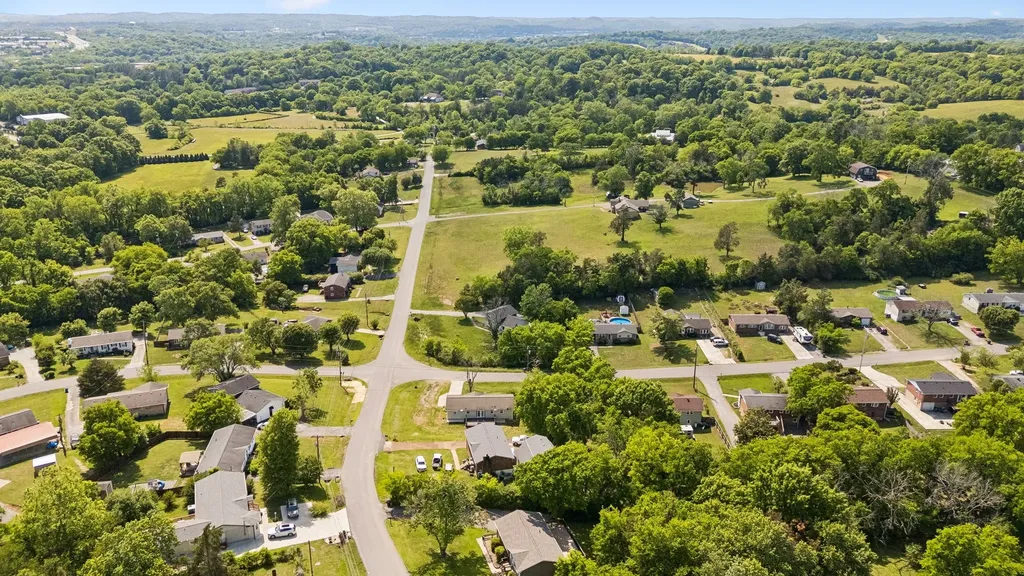 200 S Valley Road Hendersonville TN 37075