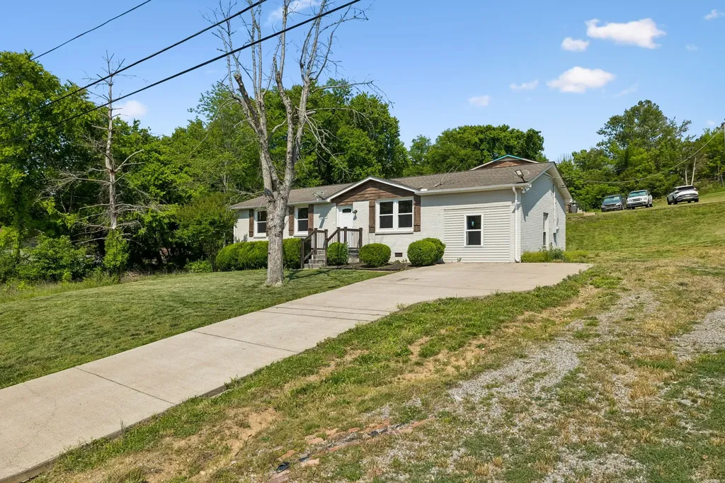 200 S Valley Road Hendersonville TN 37075