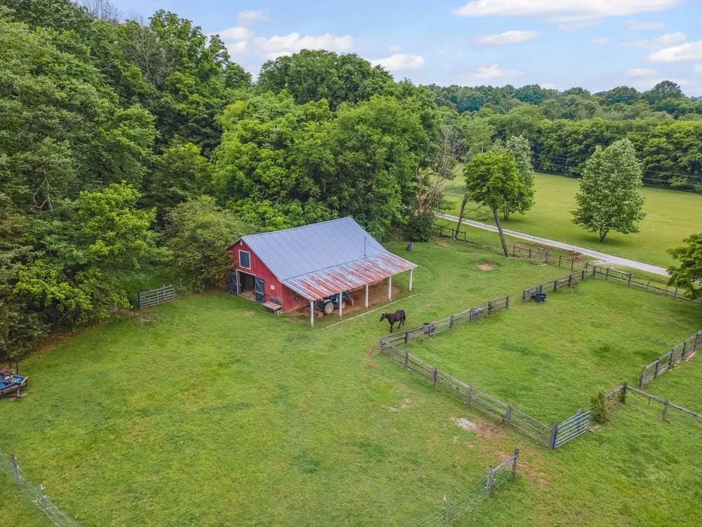 6873 Giles Hill Road College Grove TN 37046