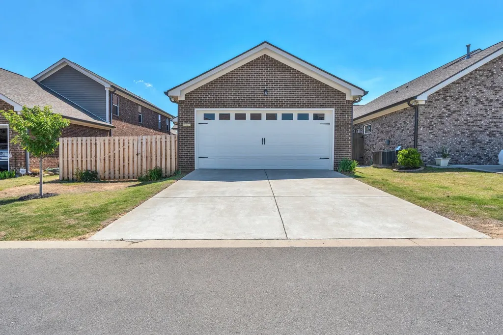 6221 Crawford Drive Hermitage TN 37076