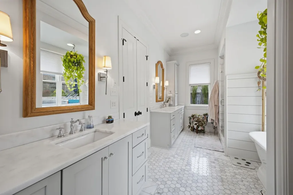2011B Galbraith Drive Nashville TN 37215