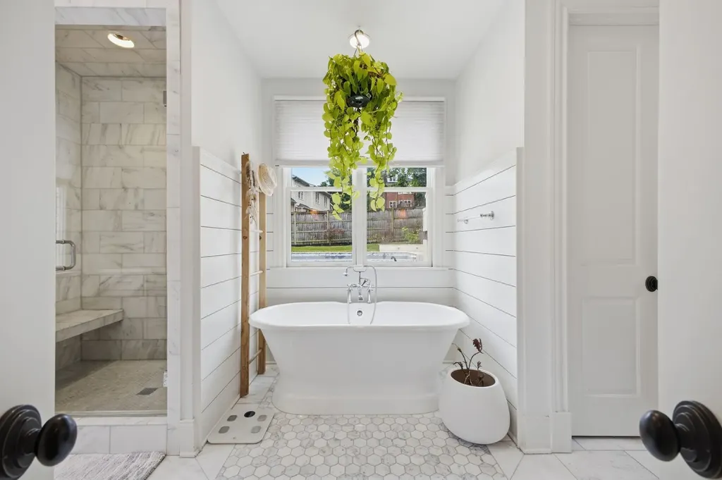2011B Galbraith Drive Nashville TN 37215