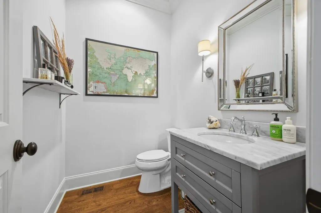 2011B Galbraith Drive Nashville TN 37215