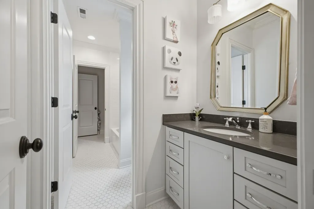 2011B Galbraith Drive Nashville TN 37215