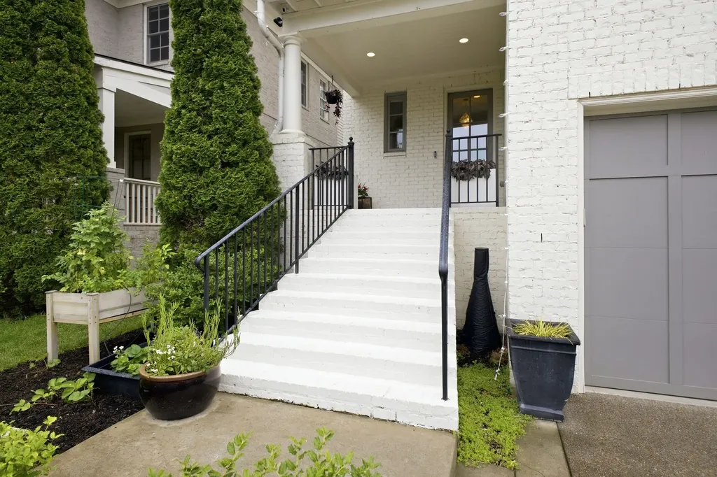 2011B Galbraith Drive Nashville TN 37215