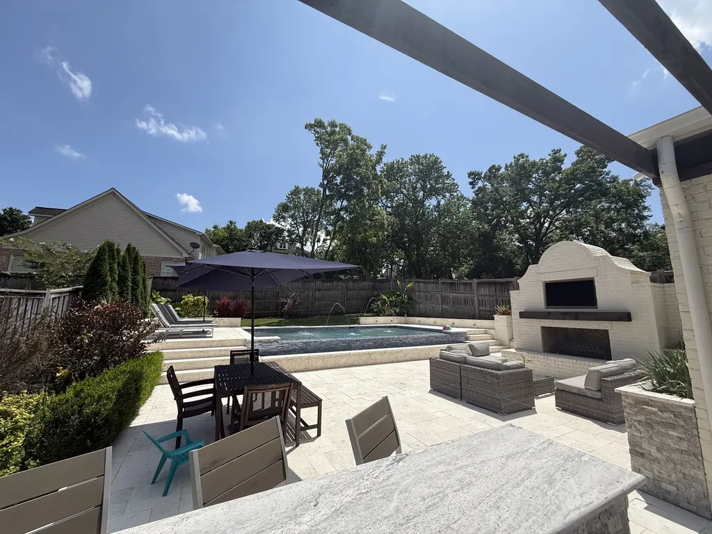 2011B Galbraith Drive Nashville TN 37215