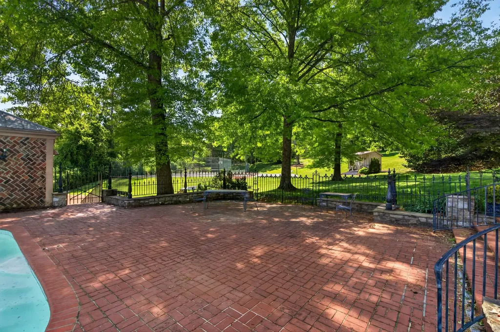929 Tyne Boulevard Nashville TN 37220