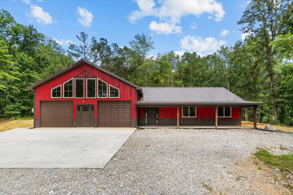 2796 Highway 100 Centerville TN 37033