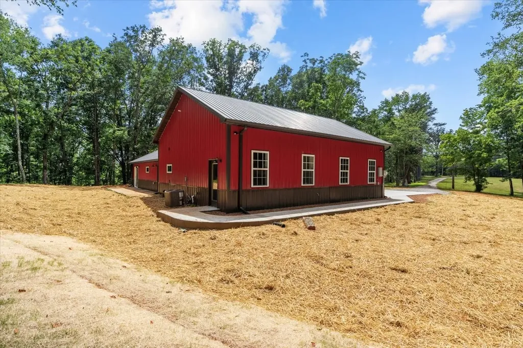 2796 Highway 100 Centerville TN 37033