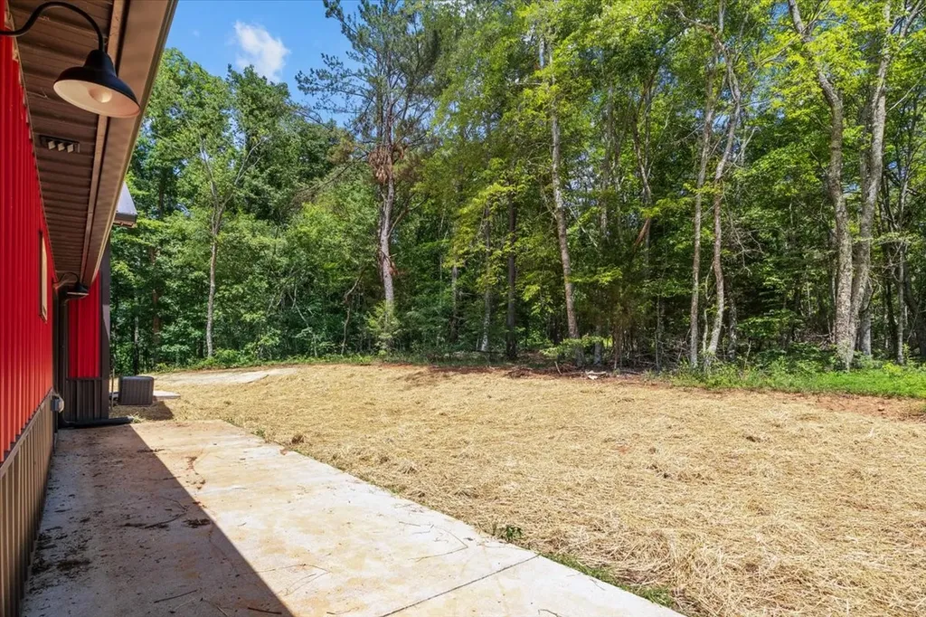 2796 Highway 100 Centerville TN 37033