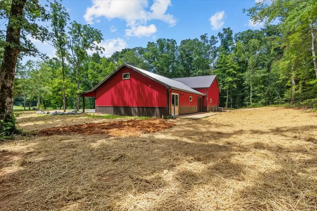 2796 Highway 100 Centerville TN 37033