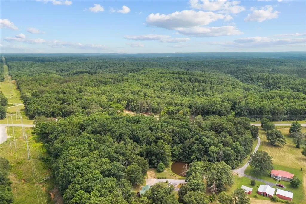 2796 Highway 100 Centerville TN 37033