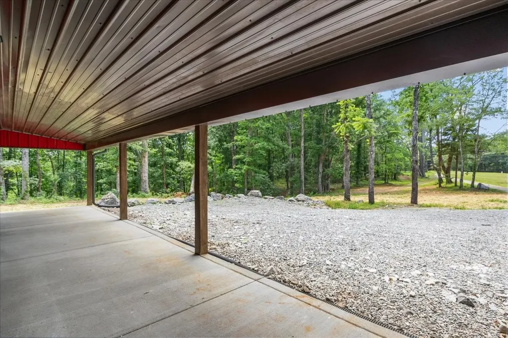 2796 Highway 100 Centerville TN 37033