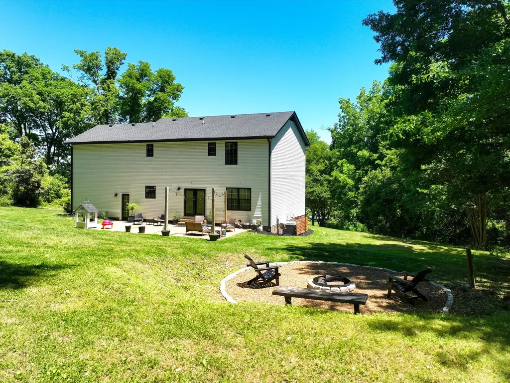 1074 Talon Drive Columbia TN 38401