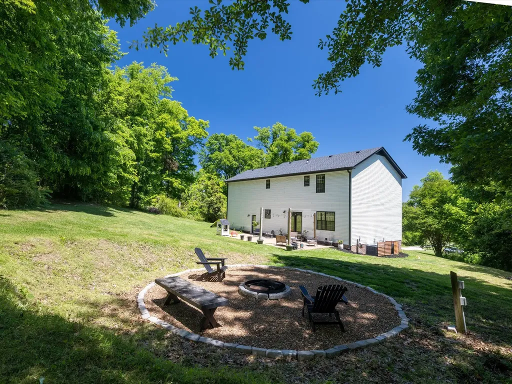 1074 Talon Drive Columbia TN 38401