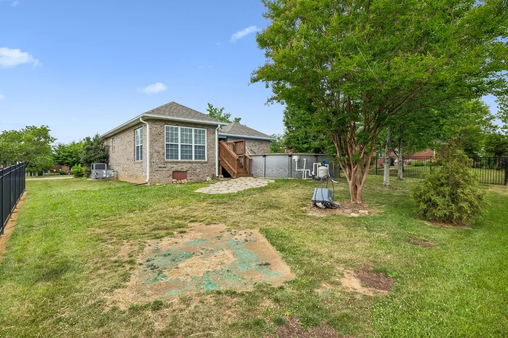 664 Community Court Gallatin TN 37066