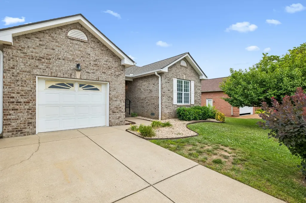 664 Community Court Gallatin TN 37066