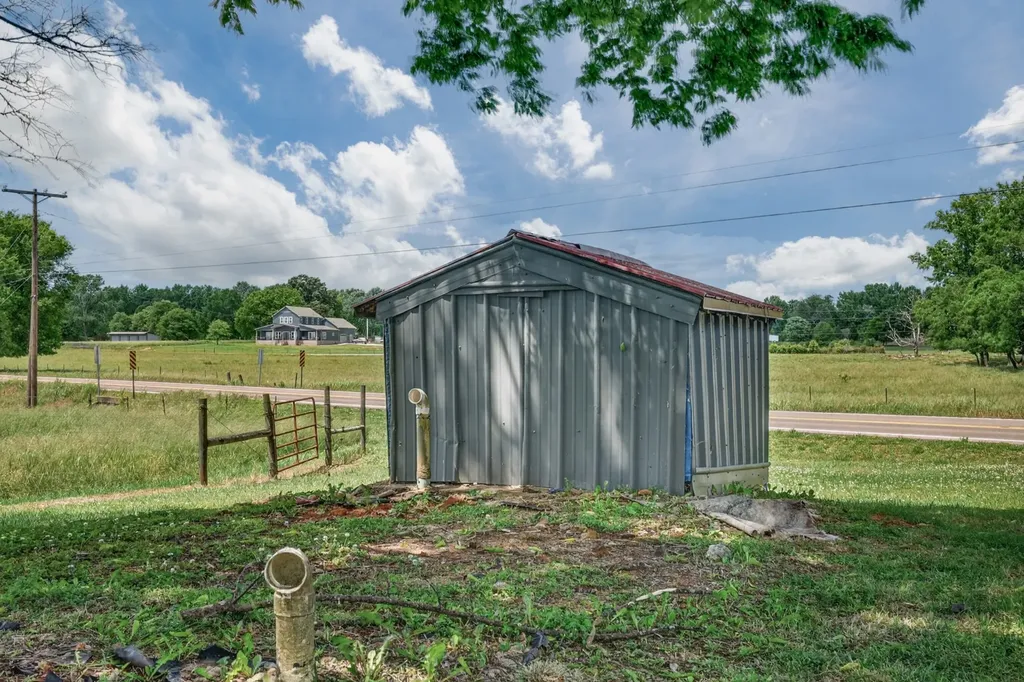 2126 Ardmore Highway Ardmore TN 38449