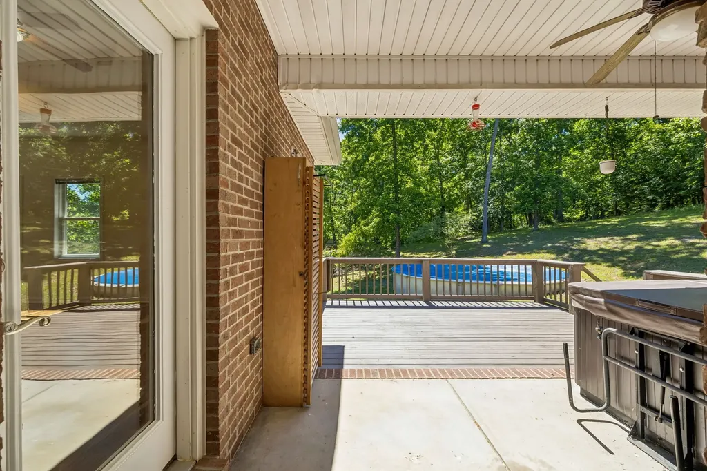 314 Ginger Drive Dover TN 37058