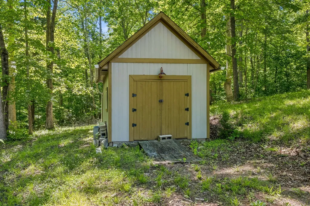 314 Ginger Drive Dover TN 37058