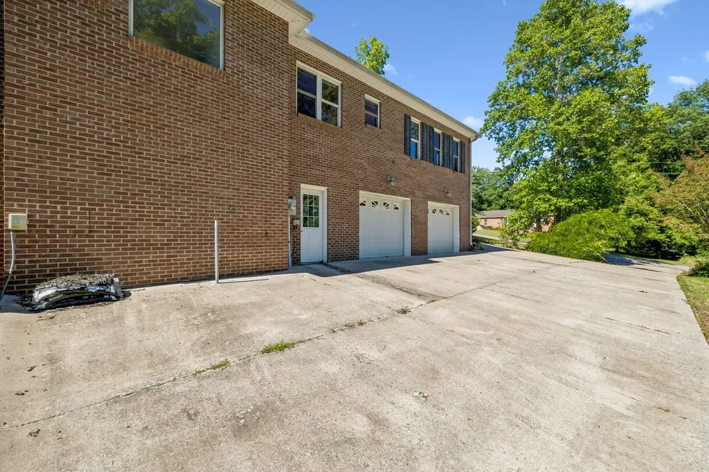 314 Ginger Drive Dover TN 37058