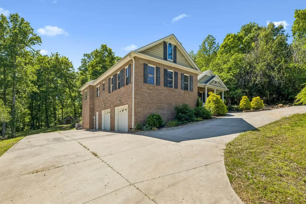 314 Ginger Drive Dover TN 37058