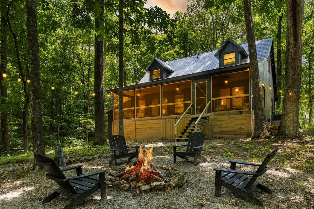 140 Huntington Dr, S Winchester TN 37398