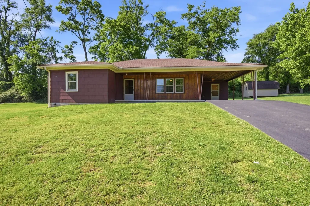 131 Greenwood Acres Drive Columbia TN 38401