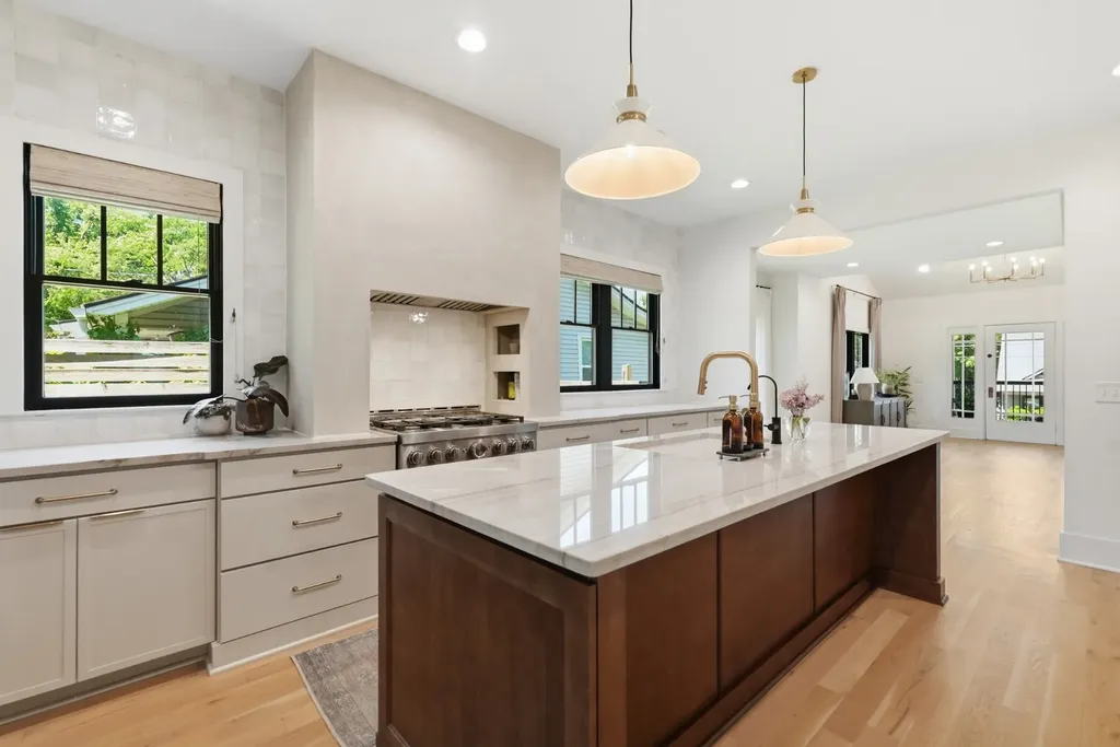 1118 Douglas Avenue Nashville TN 37206