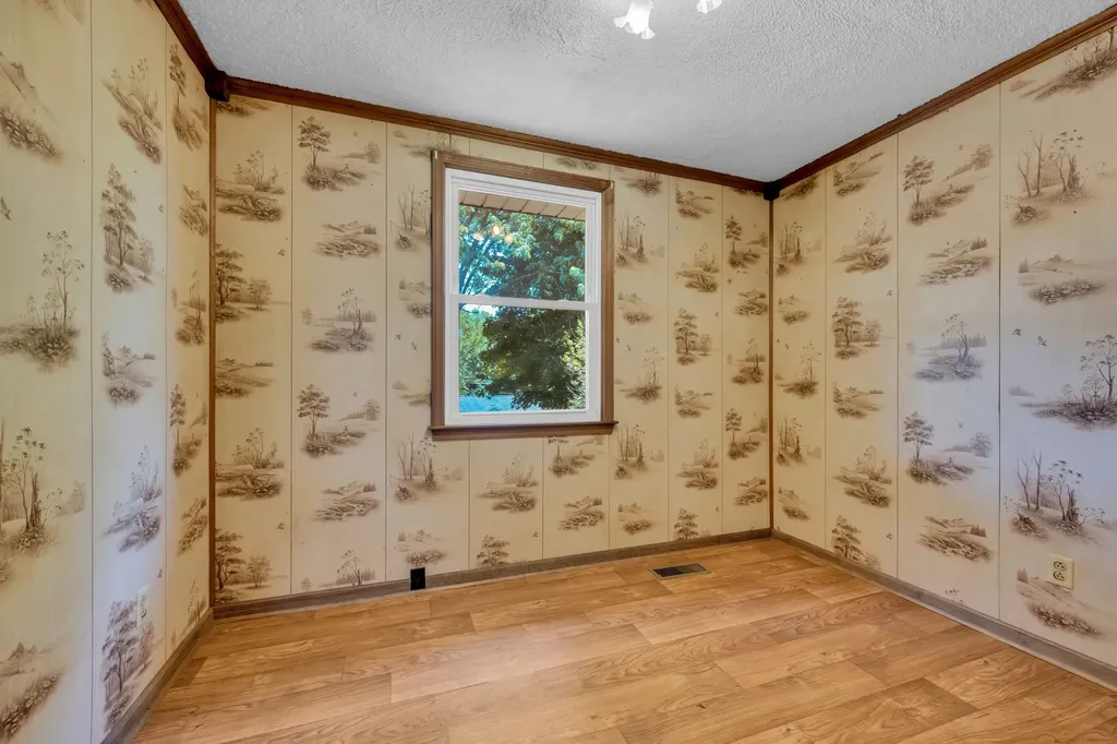 125 Lynn Lane Charlotte TN 37036
