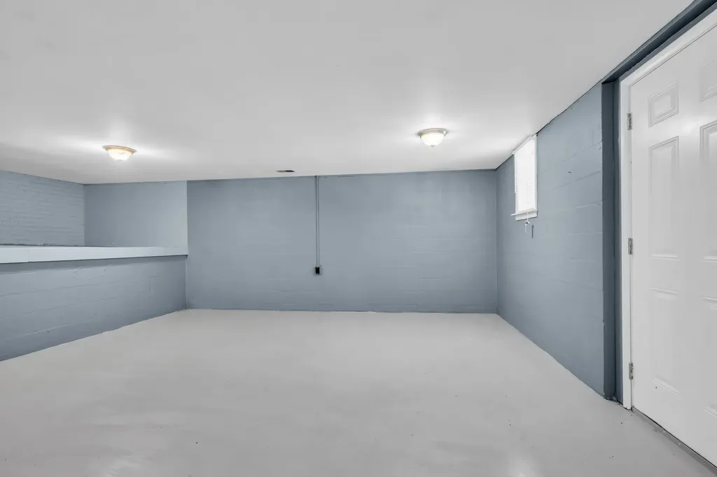 125 Lynn Lane Charlotte TN 37036