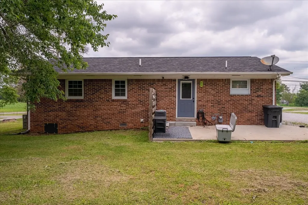 3417 Gimlet Road Lawrenceburg TN 38464