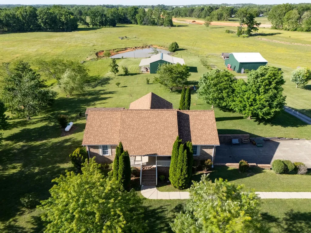 134 N Harris Road Portland TN 37148
