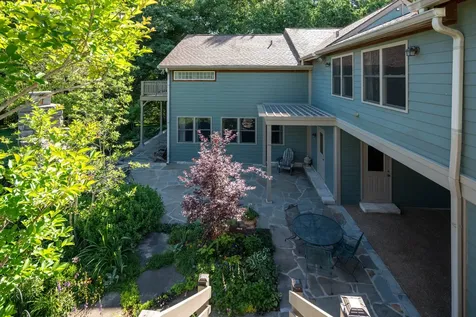 1098 Fred Gibbs Road White Bluff TN 37187