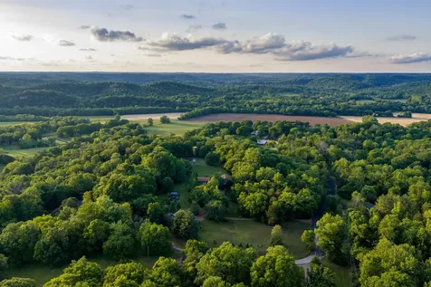 1098 Fred Gibbs Road White Bluff TN 37187
