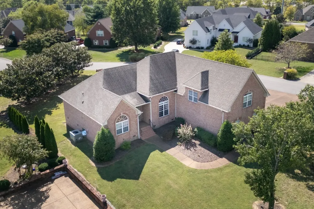 105 Robin Point Gallatin TN 37066
