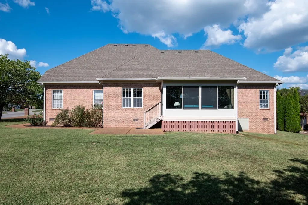 105 Robin Point Gallatin TN 37066