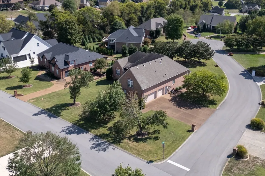 105 Robin Point Gallatin TN 37066