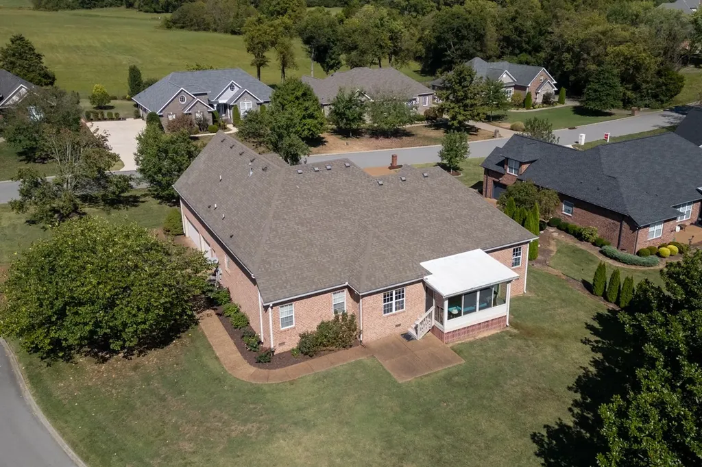 105 Robin Point Gallatin TN 37066