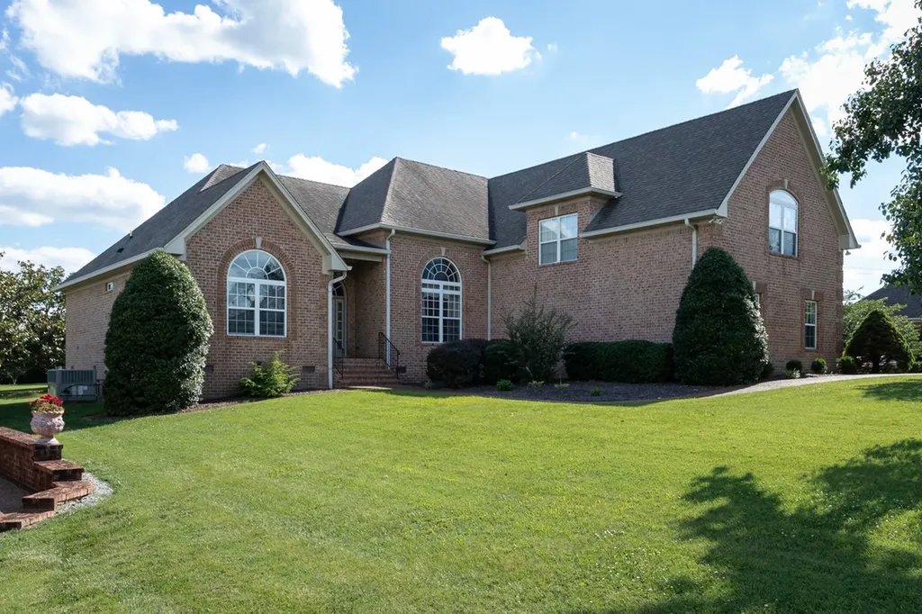 105 Robin Point Gallatin TN 37066