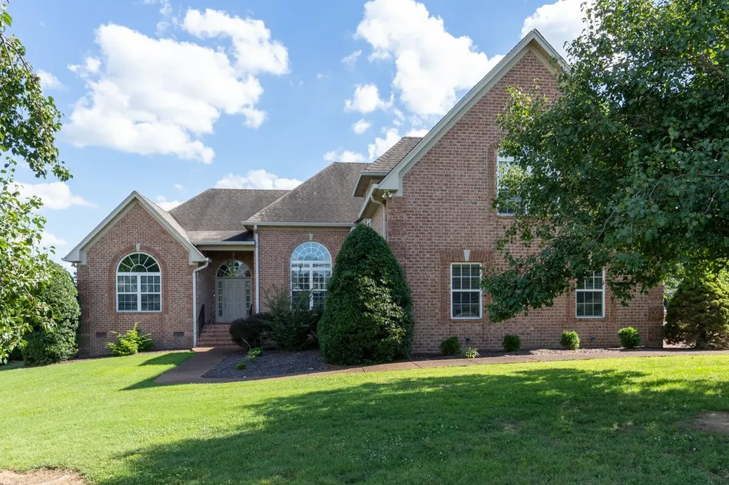 105 Robin Point Gallatin TN 37066