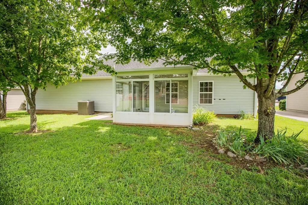 5024 Tricia Place Murfreesboro TN 37129